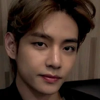 KIM TAEHYUNG (V)