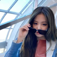 JENNIE