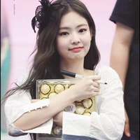 Kim Jennie ( bff Rosé )