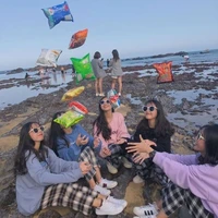 Đám bạn của cô