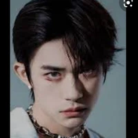 Dịch Dương Thiên Tỉ(ba cậu)