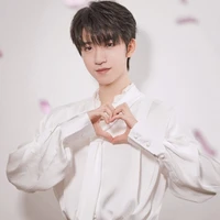 Hạ Tuấn Lâm(công)