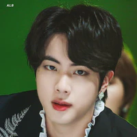 Jin(ba nuôi Tae qtrong thụ :)