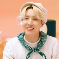 j-hope( anh Kookie)