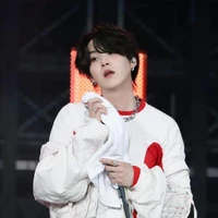 Yoongi (hắn)
