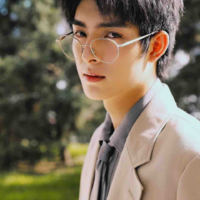 Vương Hạo Hiên(anh trai NB )