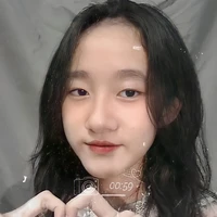 zie (lúc nhỏ)👧
