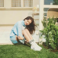 Jeon Jisoo/ chị Jungkook