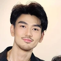 Mike (Bạn của Bright)
