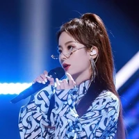 Tiêu Trác Tuyền(em ruột)