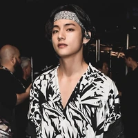 Kim Taehyung (V)