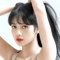 Lisa[bạn học của Kookie]
