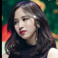 mina ( mẹ Lisa)