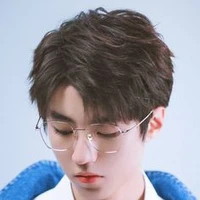 Vương Tuấn Khải (ba các cậu)