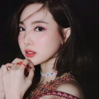 Naeyon /tỳ nữ thân cận của ami