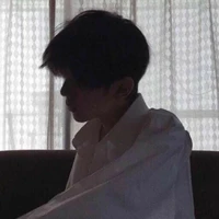 Tần Gia Vỹ (Arron)