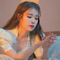 IU