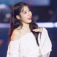 La IU Manoban( chị )