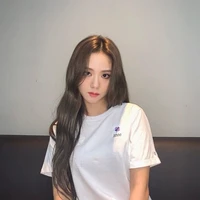 Jisoo(Chị 2 Suga)