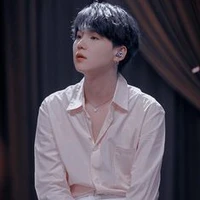 Suga ( chủ quán tạp hóa )