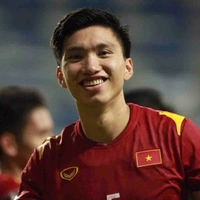 Văn Hậu