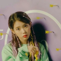 IU(chị hai Lisa)