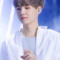 Min Yoongi (Suga)