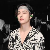Kim Taehyung - Hắn