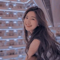 Triệu Lộ Tư-chị dâu của anh