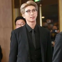 NamJoon (ba Yoongi)