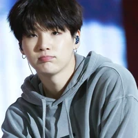 Min Yoongi (Suga)