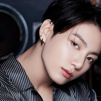 JUNG KOOK( NỘI JENNIE)