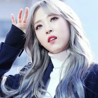 Moonbuyl (trợ thủ của Y)