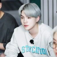Min YoonGi ( suga)