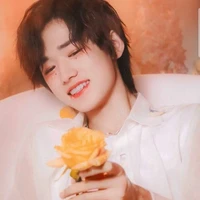 Tống Á Hiên 🐳