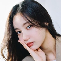 Yeonwoo(em gái lisa)