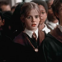 Hermione 📘