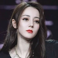 Địch Lệ Nhiệt Ba( cô chủ nhiệm)