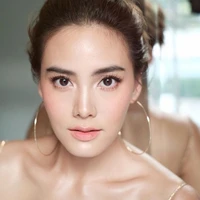 Cẩn Duệ Dung_Mẹ nữ chính