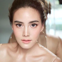 Cẩn Duệ Dung_Mẹ nữ chính