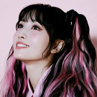 Momo ( cô giáo )