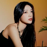 Joy ( mẹ các chị )