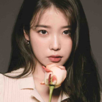 Lee Ji-Eun ( IU )