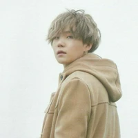 Min Yoongi (Hoàng Thuợng)