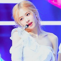 roses_are_rosie (Chaeng)