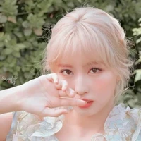 Hirai Momo( mẹ các chị)