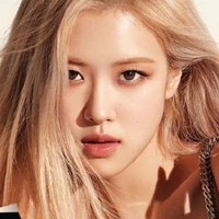 Park Chaeyoung/ Rosé