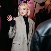 Adele * bạn Alina *