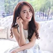 Nhã Phương ( mẹ cô )