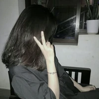 hana [em gái Khánh]